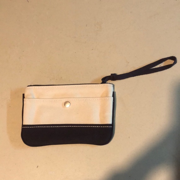 Lands’ End Wristlet - Picture 1 of 6